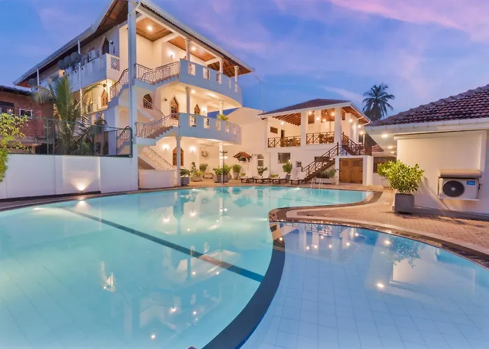 Central hotel: Paradise Holiday Village